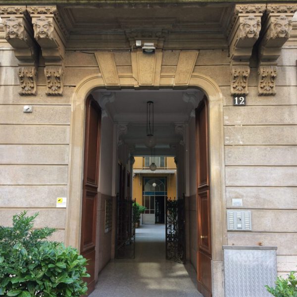 visit tour luxury entrance Milan