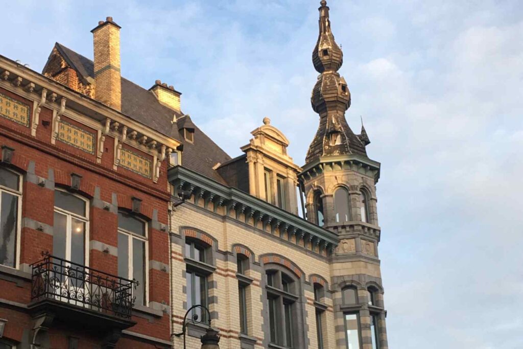 Brussels' appearance was transformed around 1900 and its facades were brought to life in magnificent fashion.